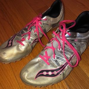 Saucony running spikes